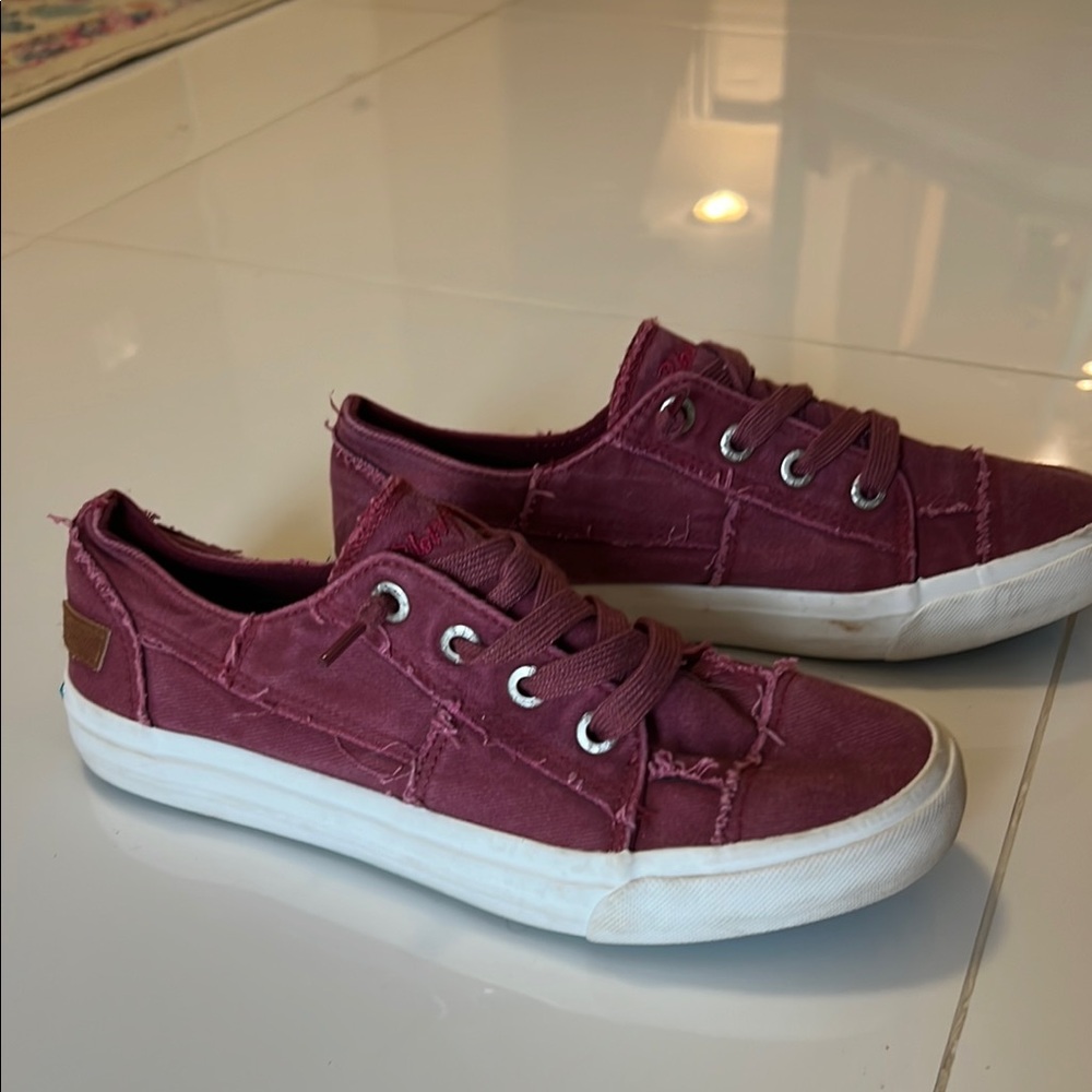 Women’s Sneakers